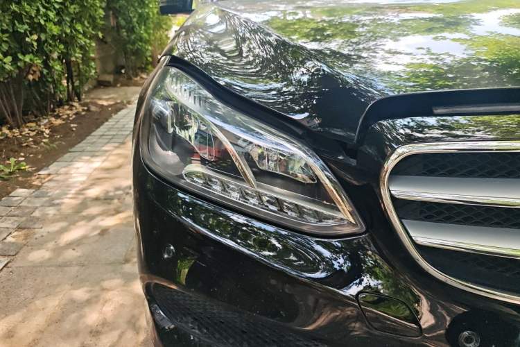 Used Mercedes-Benz E-Class 2015 E 260 L Sport & Fashion Model Right Front Headlight