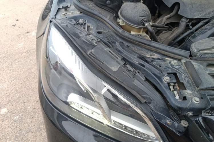 Used Mercedes-Benz E-Class 2015 E 260 L Sport Edition Right Front Headlight