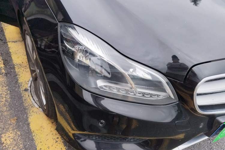 Used Mercedes-Benz E-Class 2015 Restyled E 260 L Sport Edition Right Front Headlight