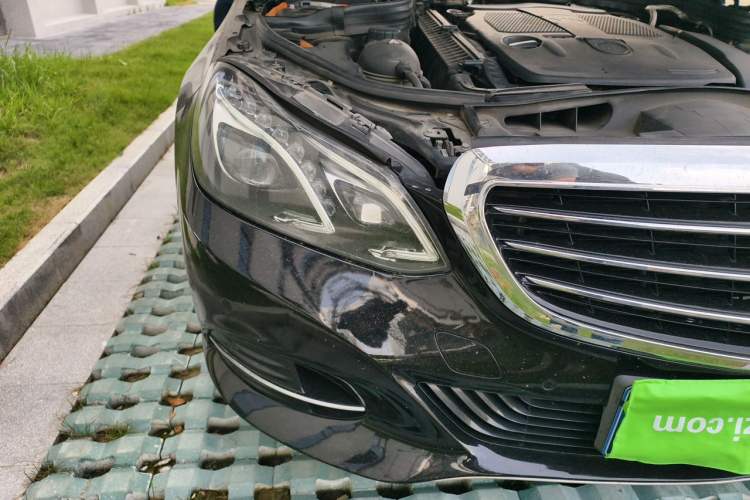 Used Mercedes-Benz E-Class 2015 E 400 L Hybrid Right Front Headlight
