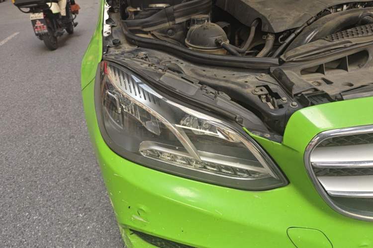 Used Mercedes-Benz E-Class 2015 Revised E 260 L Sporty and Stylish Edition Right Front Headlight
