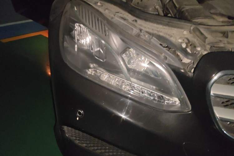 Used Mercedes-Benz E-Class 2015 E 320 L Sport Edition Right Front Headlight