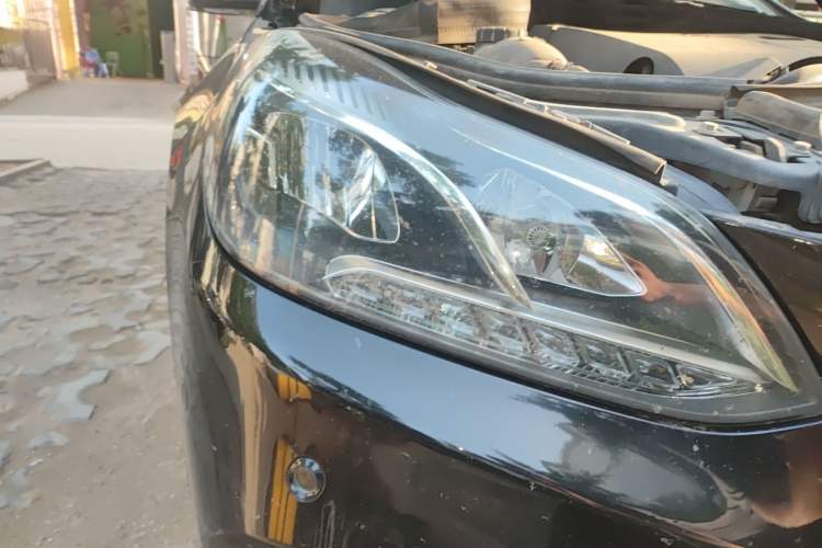 Used Mercedes-Benz E-Class 2015 Restyled E 260 L Sport Edition Right Front Headlight