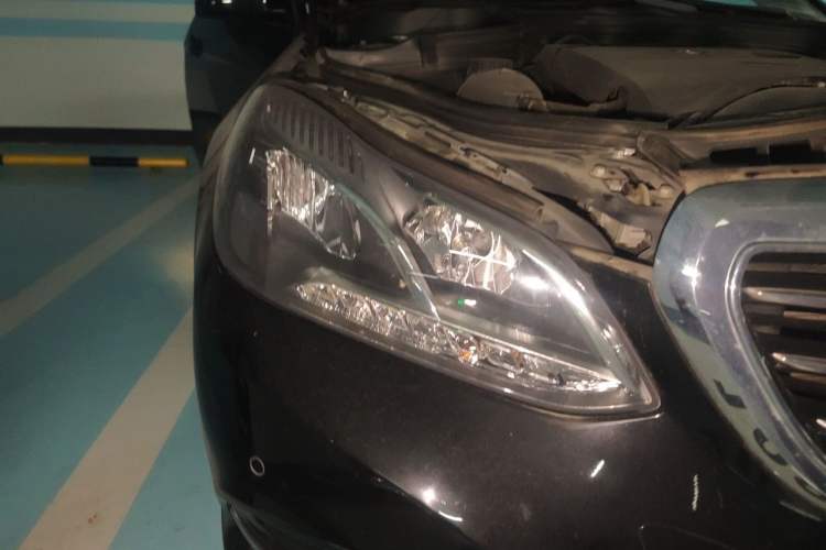 Used Mercedes-Benz E-Class 2015 Facelift E 200 L Right Front Headlight