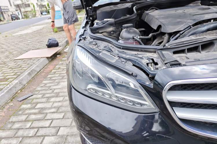 Used Mercedes-Benz E-Class 2015 Revised E 180 L Sport Edition Right Front Headlight