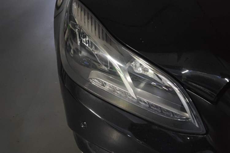 Used Mercedes-Benz E-Class 2015 Restyled E 260 L Sport Edition Right Front Headlight