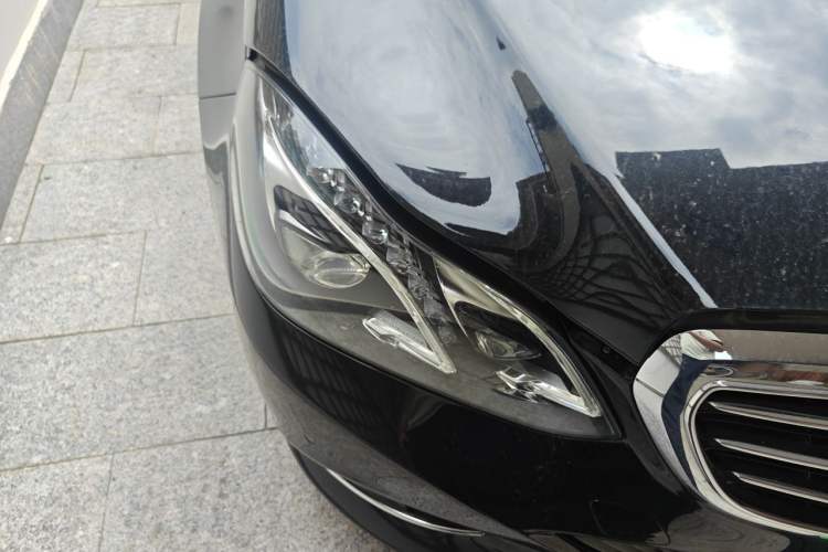 Used Mercedes-Benz E-Class 2015 E 320 L Luxury 4MATIC Right Front Headlight