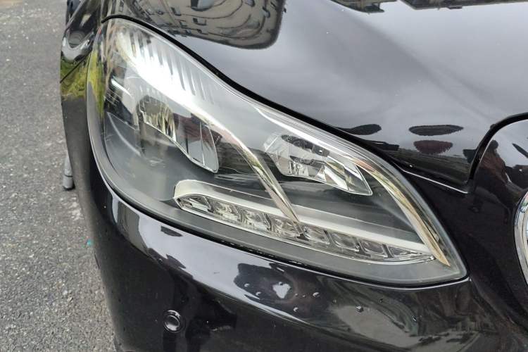 Used Mercedes-Benz E-Class 2015 Restyled E 260 L Sport Edition Right Front Headlight