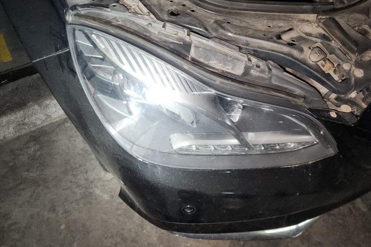 Used Mercedes-Benz E-Class 2015 Restyled E 260 L Sport Edition Right Front Headlight