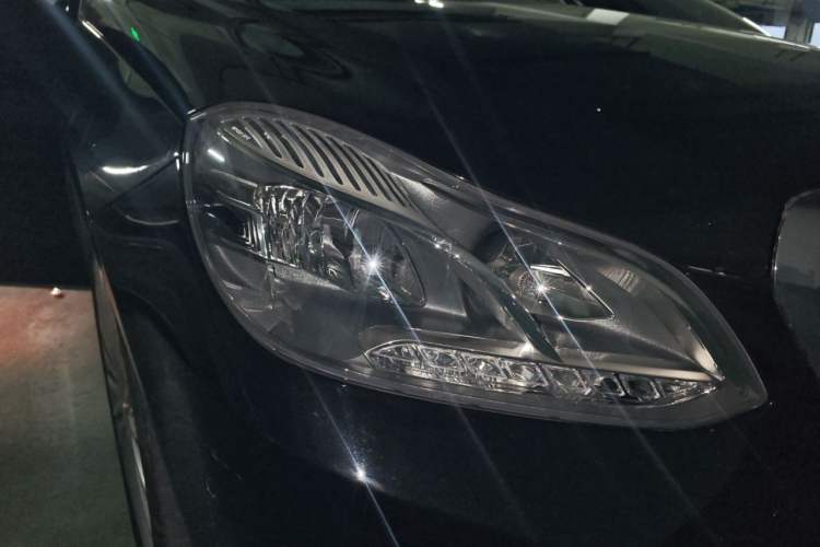 Used Mercedes-Benz E-Class 2015 Facelift E 200 L Right Front Headlight