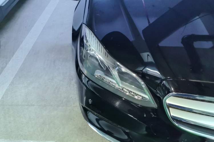 Used Mercedes-Benz E-Class 2015 E 260 L Sport & Fashion Model Right Front Headlight
