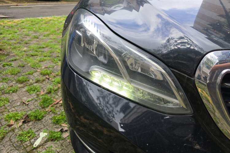 Used Mercedes-Benz E-Class 2015 E 200 L Right Front Headlight