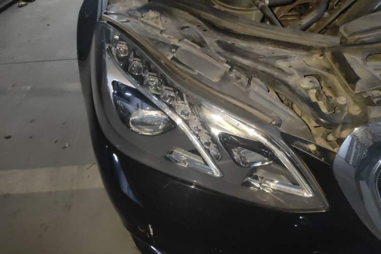 Used Mercedes-Benz E-Class 2015 E 260 L Luxury Model Right Front Headlight