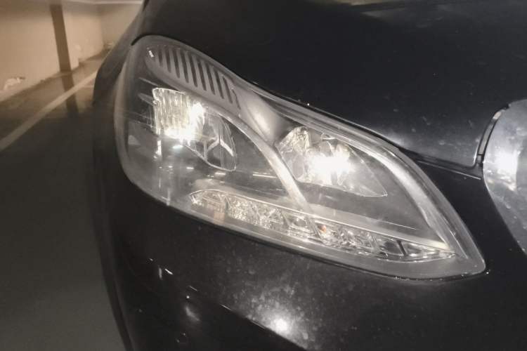 Used Mercedes-Benz E-Class 2015 Facelift E 200 L Right Front Headlight