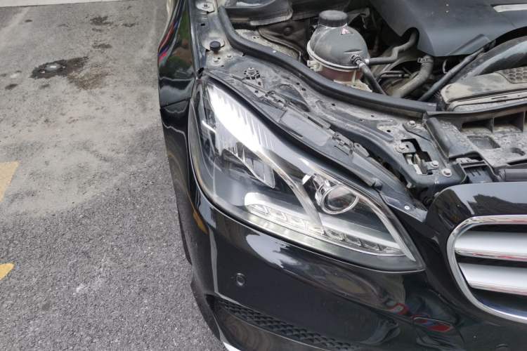 Used Mercedes-Benz E-Class 2015 Facelift E 200 L Sport Edition Right Front Headlight