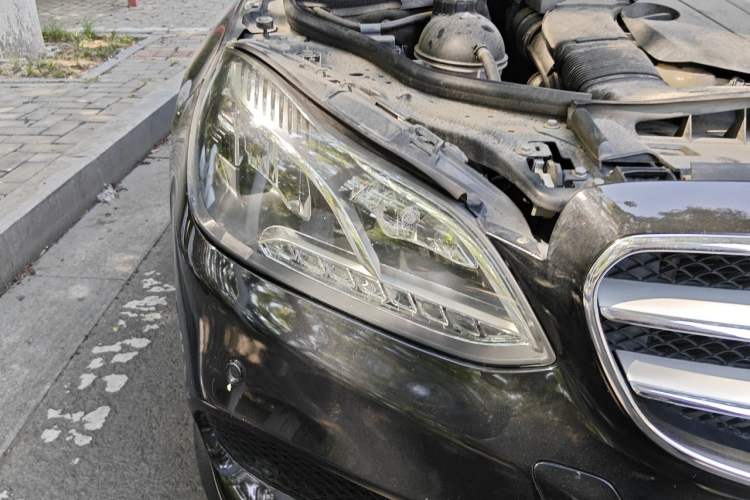 Used Mercedes-Benz E-Class 2015 E 320 L Sport Edition Right Front Headlight