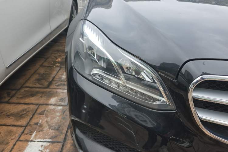 Used Mercedes-Benz E-Class 2015 E 260 L Sport & Fashion Model Right Front Headlight