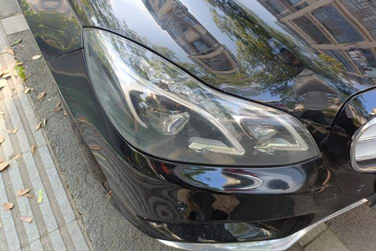 Used Mercedes-Benz E-Class 2015 E 260 L Sport Luxury Model Right Front Headlight