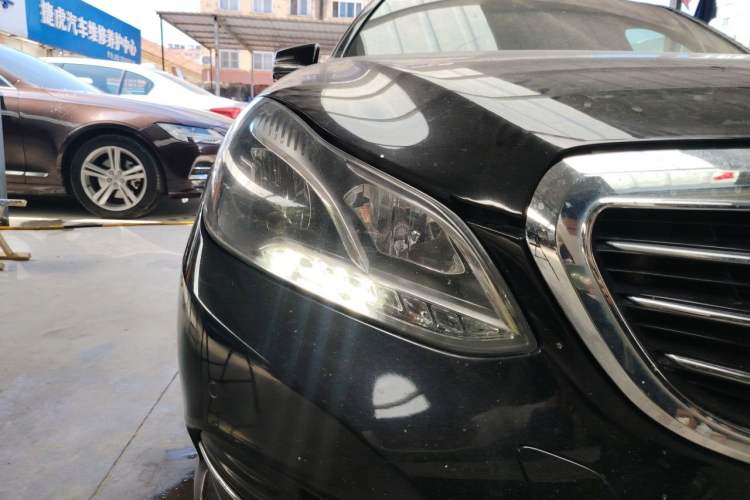 Used Mercedes-Benz E-Class 2015 E 320 L 4MATIC Right Front Headlight