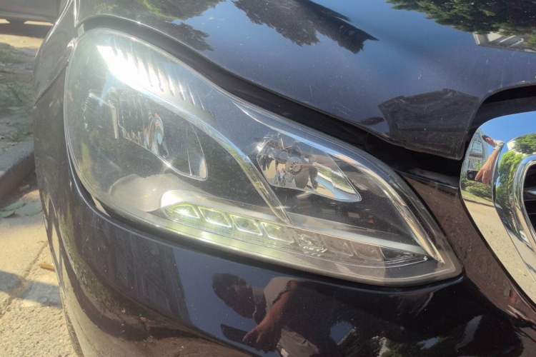 Used Mercedes-Benz E-Class 2015 E 200 L Right Front Headlight
