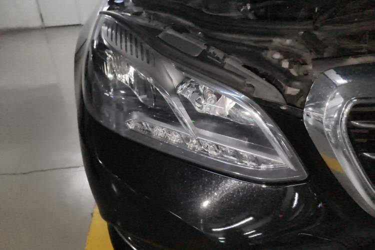 Used Mercedes-Benz E-Class 2015 Facelift E 200 L Right Front Headlight