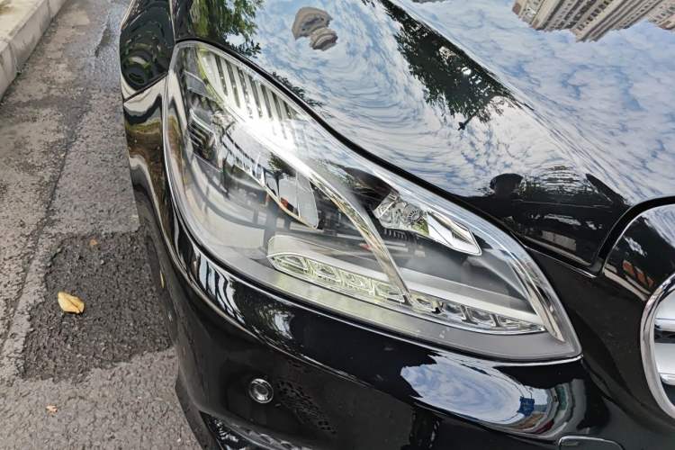 Used Mercedes-Benz E-Class 2015 Restyled E 260 L Sport Edition Right Front Headlight