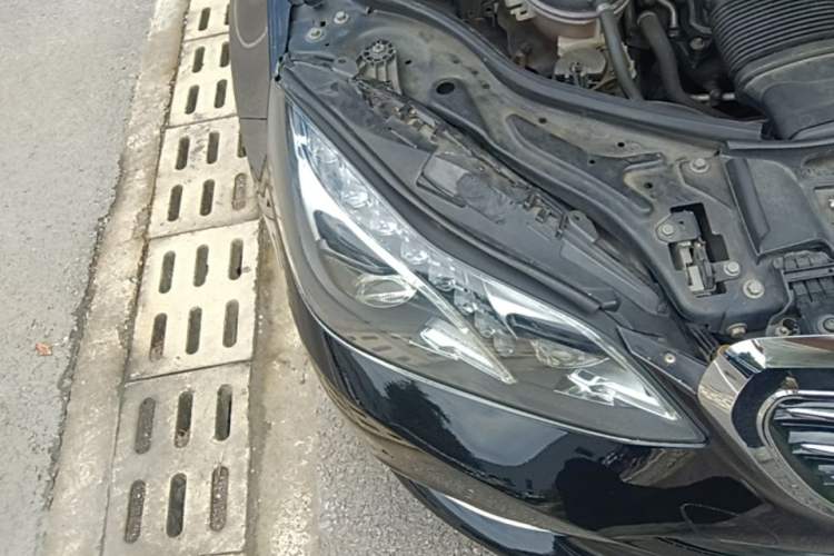 Used Mercedes-Benz E-Class 2015 E 320 L Sport Luxury Model Right Front Headlight