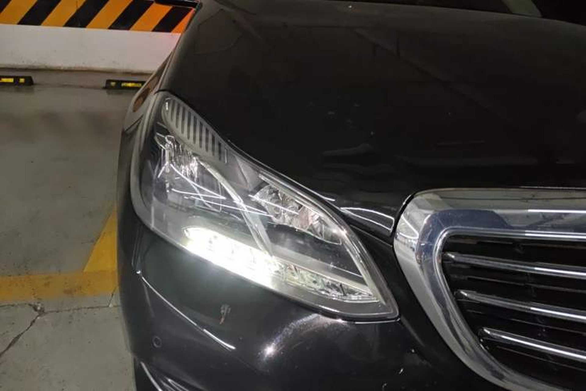 Used Mercedes-Benz E-Class 2015 E 200 L Right Front Headlight