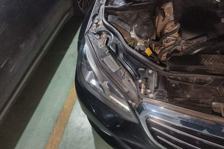 Used Mercedes-Benz E-Class 2015 E 200 L Right Front Headlight