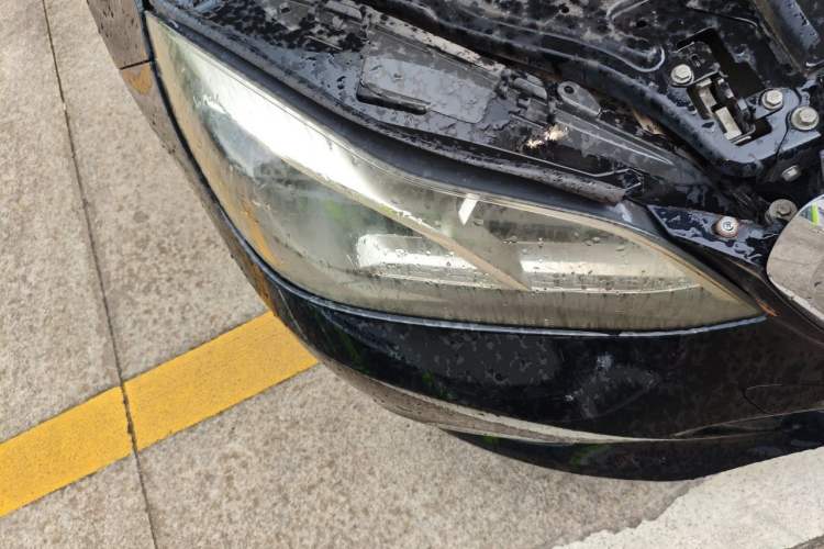 Used Mercedes-Benz E-Class 2015 E 200 L Right Front Headlight
