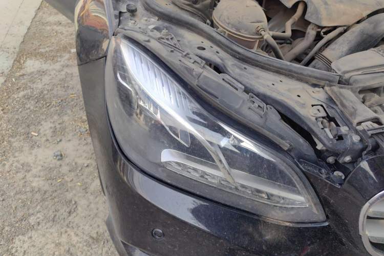 Used Mercedes-Benz E-Class 2015 Restyled E 260 L Sport Edition Right Front Headlight