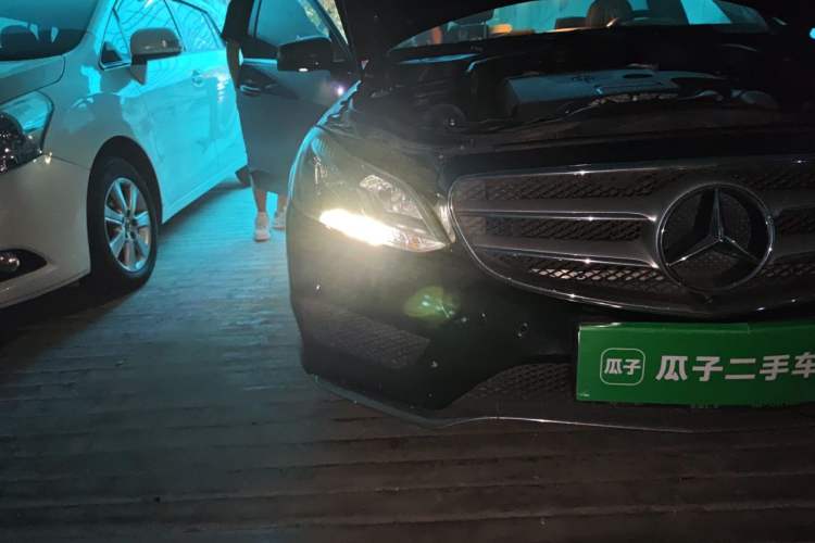 Used Mercedes-Benz E-Class 2015 E 260 L Sport Edition Right Front Headlight