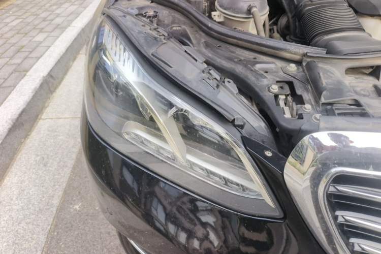 Used Mercedes-Benz E-Class 2015 E 320 L 4MATIC Right Front Headlight