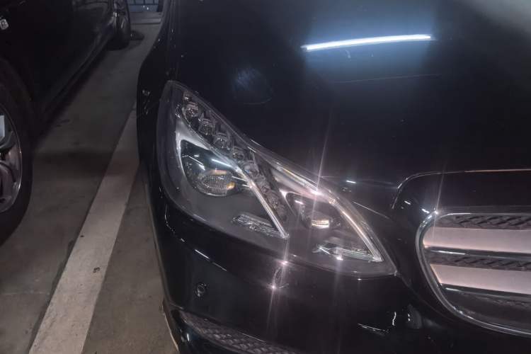 Used Mercedes-Benz E-Class 2015 Revised E 260 L Sport Luxury Edition Right Front Headlight