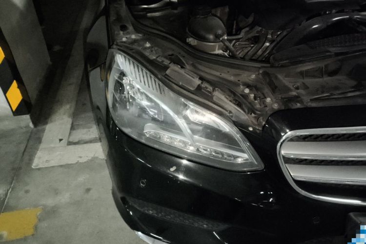 Used Mercedes-Benz E-Class 2015 Restyled E 260 L Sport Edition Right Front Headlight