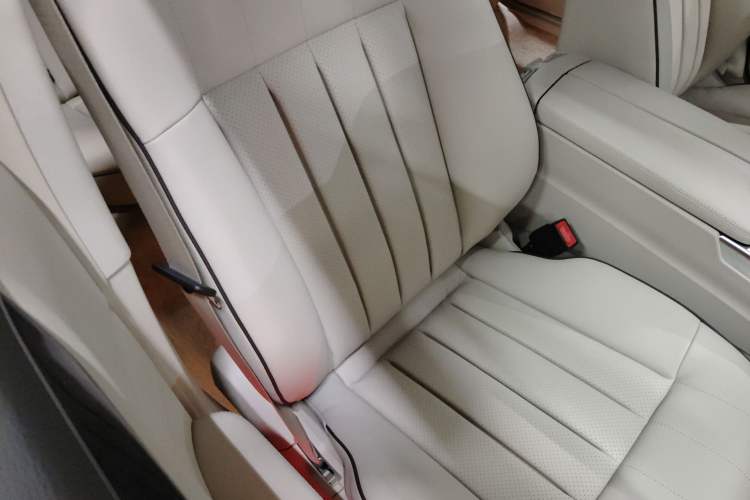 Used Mercedes-Benz E-Class 2015 Facelift E 200 L Sport Edition Right Front Seat