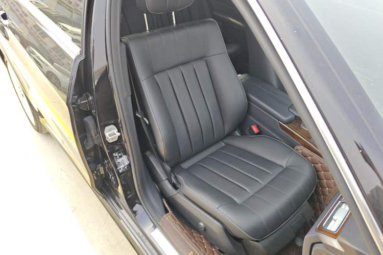 Used Mercedes-Benz E-Class 2015 E 200 L Right Front Seat