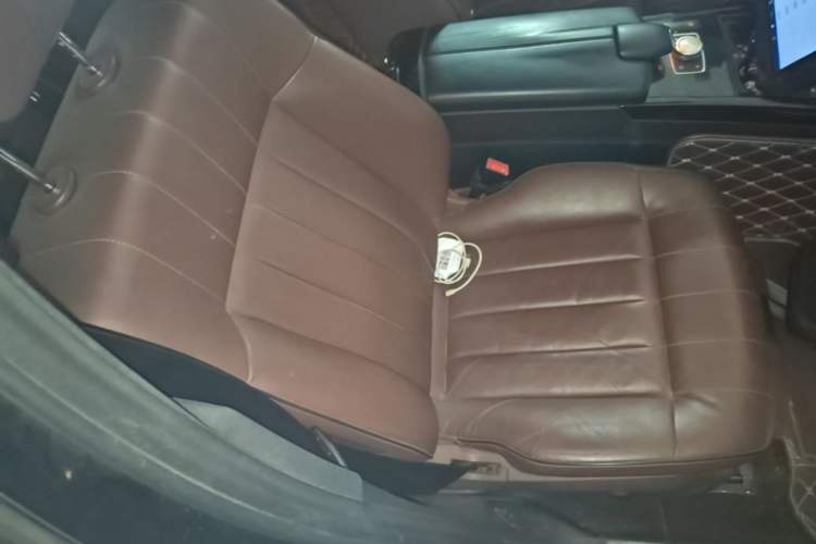 Used Mercedes-Benz E-Class 2015 E 260 L Sport Luxury Model Right Front Seat