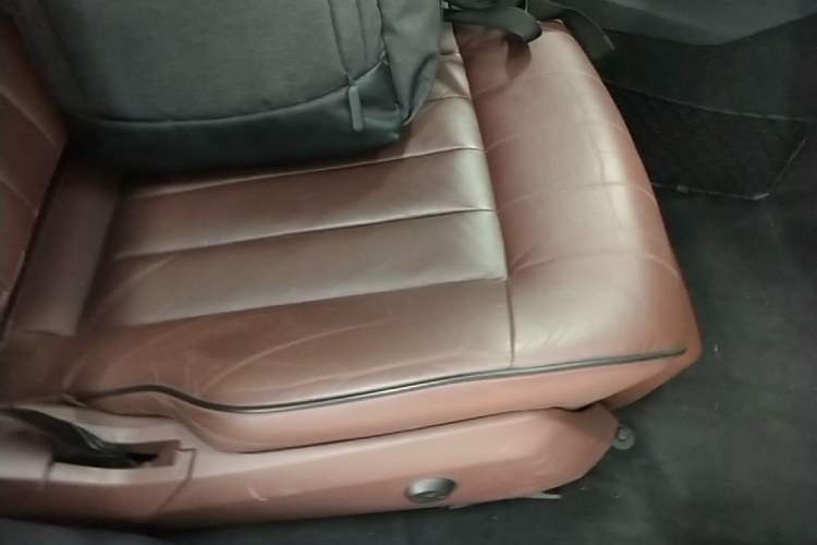 Used Mercedes-Benz E-Class 2015 E 320 L 4MATIC Right Front Seat