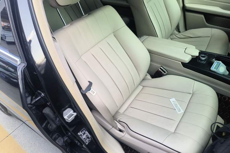 Used Mercedes-Benz E-Class 2015 Restyled E 260 L Sport Edition Right Front Seat