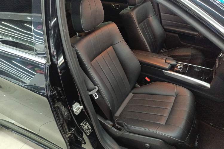 Used Mercedes-Benz E-Class 2015 Revised E 260 L Sporty and Stylish Edition Right Front Seat