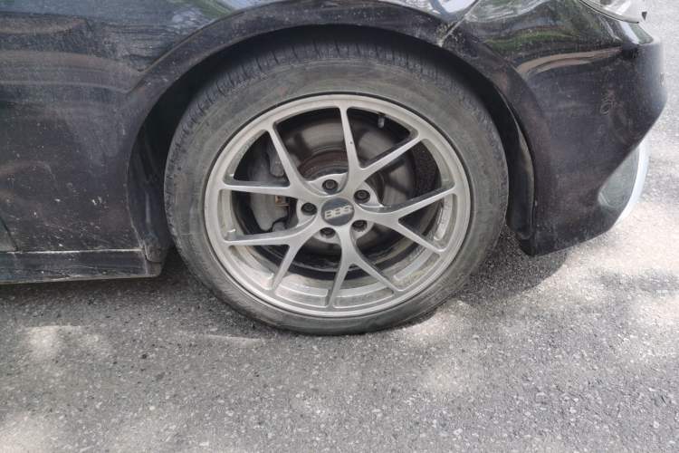 Used Mercedes-Benz E-Class 2015 E 260 L Sport Edition Right Front Wheel Hub