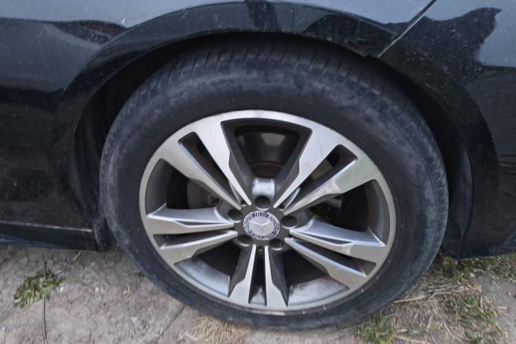 Used Mercedes-Benz E-Class 2015 E 260 L Sport Edition Right Front Wheel Hub