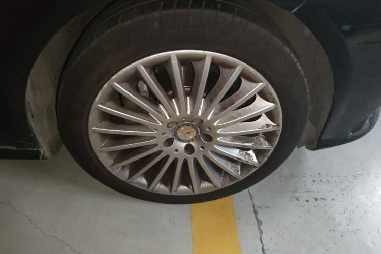 Used Mercedes-Benz E-Class 2015 E 200 L Right Front Wheel Hub
