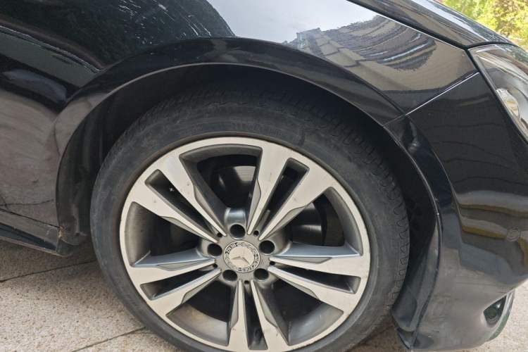Used Mercedes-Benz E-Class 2015 Facelift E 200 L Sport Edition Right Front Wheel Hub