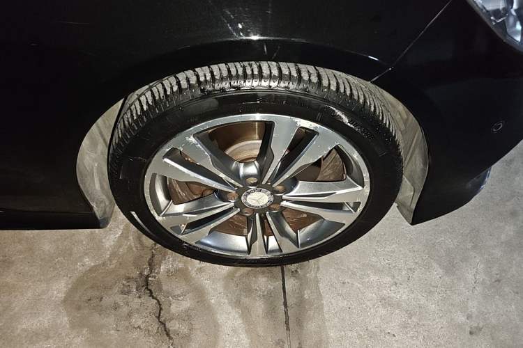 Used Mercedes-Benz E-Class 2015 Restyled E 260 L Sport Edition Right Front Wheel Hub