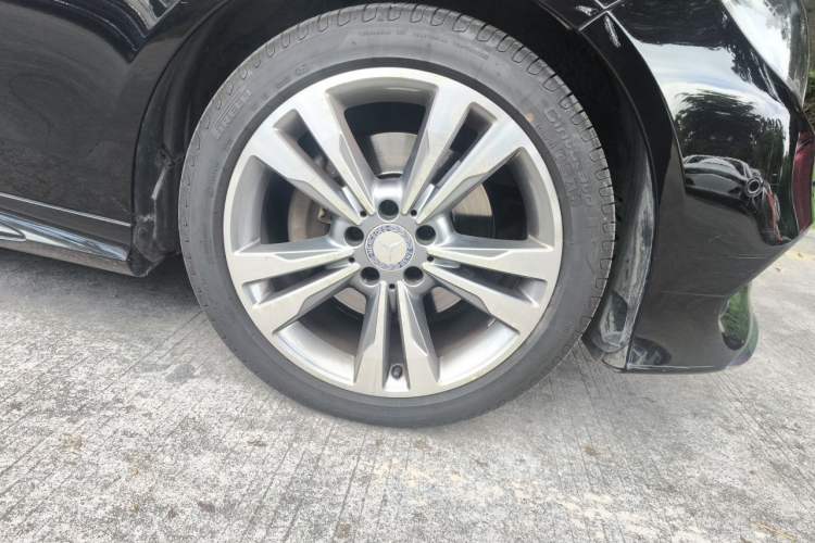 Used Mercedes-Benz E-Class 2015 Restyled E 260 L Sport Edition Right Front Wheel Hub