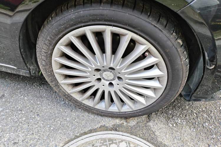 Used Mercedes-Benz E-Class 2015 E 200 L Right Front Wheel Hub