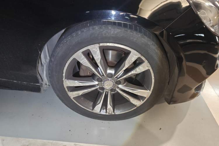 Used Mercedes-Benz E-Class 2015 Facelift E 200 L Sport Edition Right Front Wheel Hub