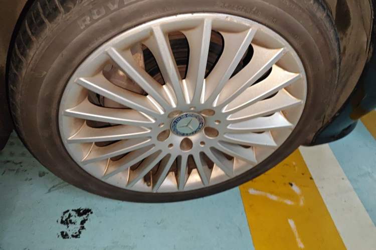 Used Mercedes-Benz E-Class 2015 E 200 L Right Front Wheel Hub